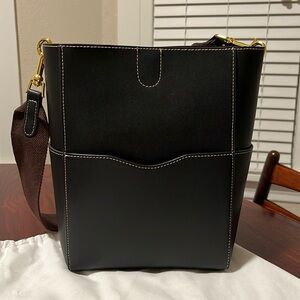 AALLYN Jordan Bucket Bag